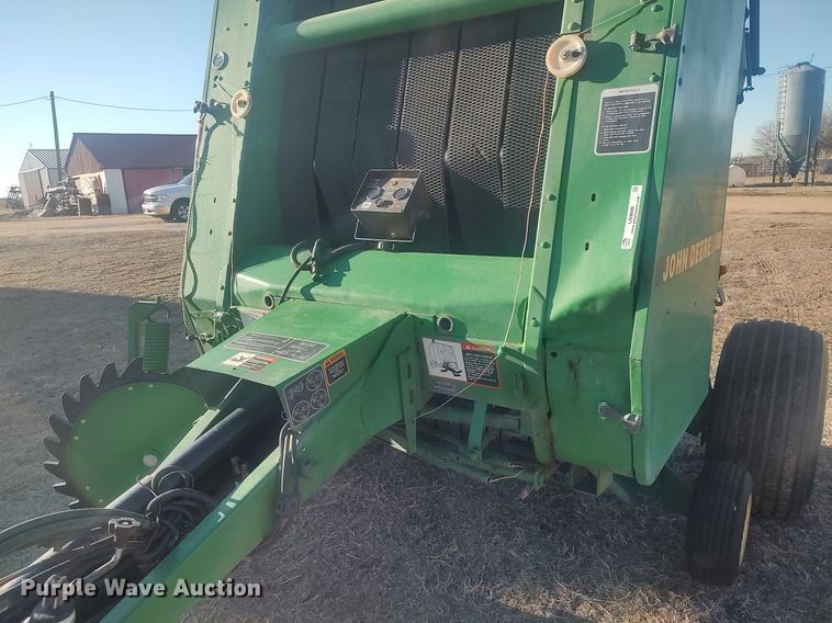 image for item LG9600 John Deere 435  round baler