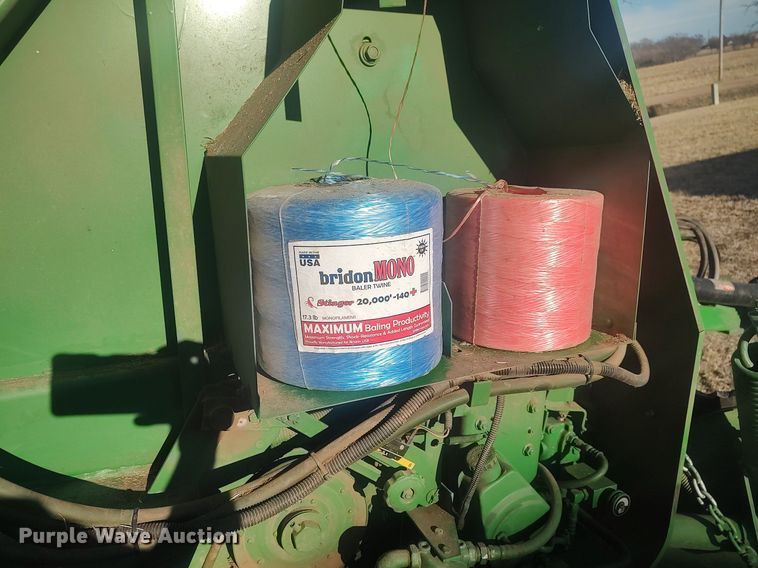 image for item LG9600 John Deere 435  round baler