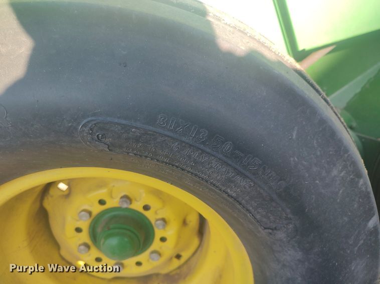 image for item LG9600 John Deere 435  round baler