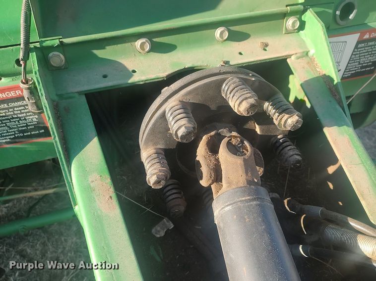 image for item LG9600 John Deere 435  round baler