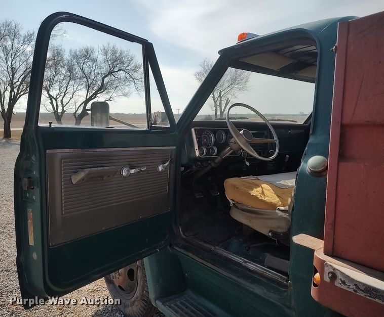 image for item LG9624 1968 Chevrolet  grain truck