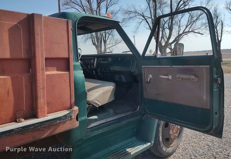 image for item LG9624 1968 Chevrolet  grain truck