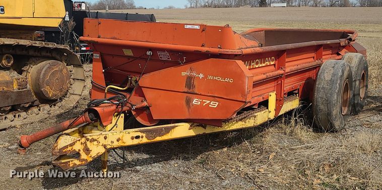image for item LH9828 New Holland 679  manure spreader