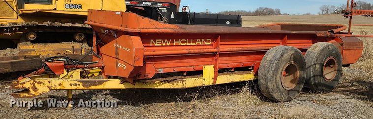 image for item LH9828 New Holland 679  manure spreader