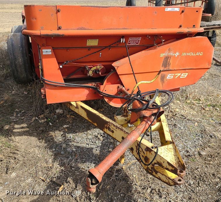 image for item LH9828 New Holland 679  manure spreader