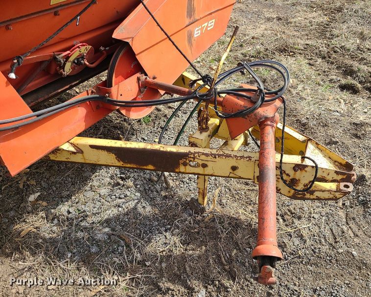 image for item LH9828 New Holland 679  manure spreader