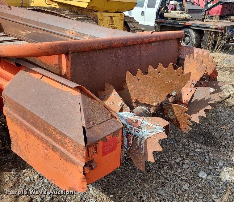 image for item LH9828 New Holland 679  manure spreader