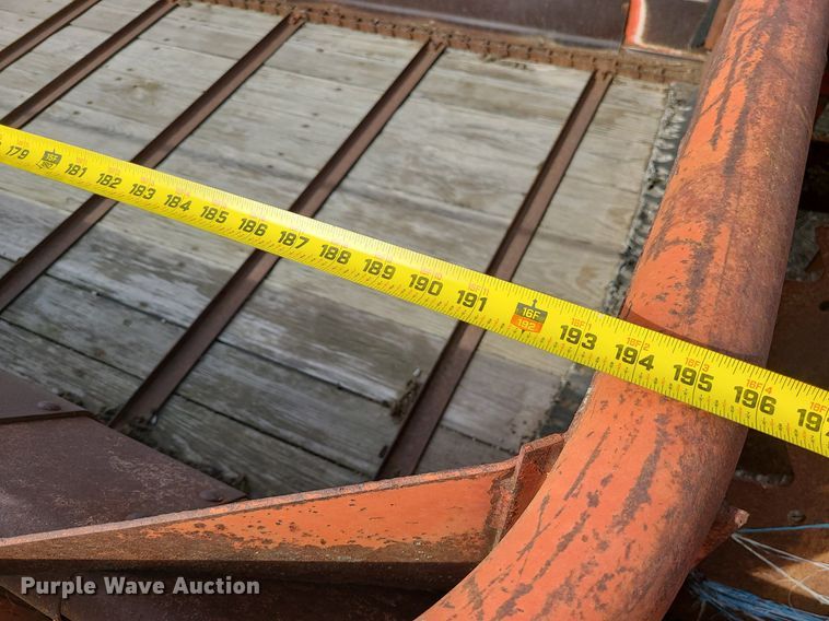 image for item LH9828 New Holland 679  manure spreader