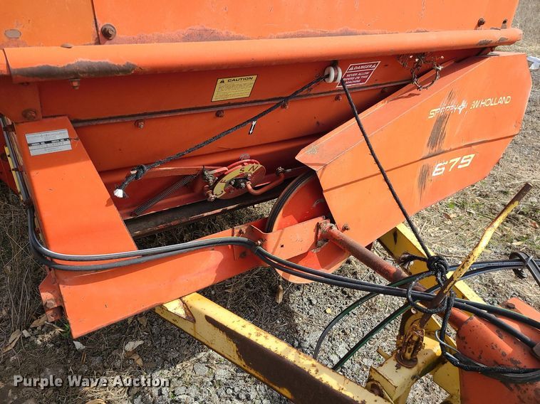 image for item LH9828 New Holland 679  manure spreader
