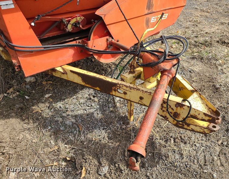 image for item LH9828 New Holland 679  manure spreader