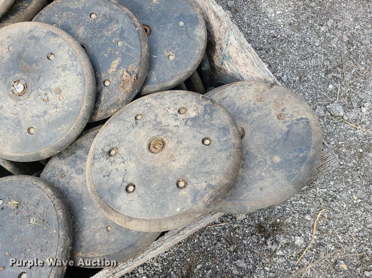 image for item LH9830 (60) Kinze closing wheels