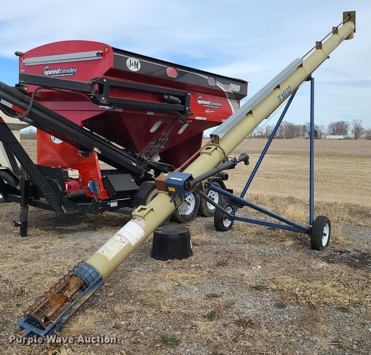 image for item LH9831 Harvest International T1032  auger