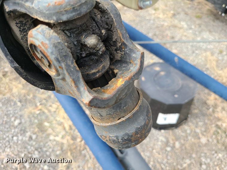 image for item LH9831 Harvest International T1032  auger