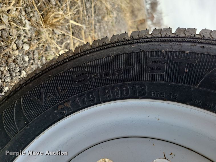 image for item LH9831 Harvest International T1032  auger