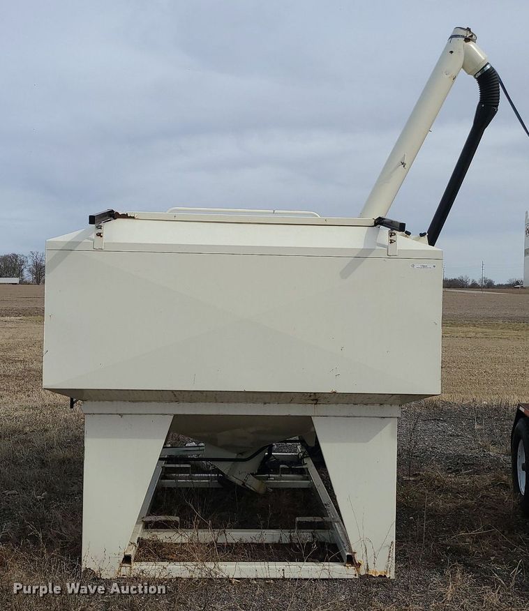 image for item LH9832 Friesen 330  seed tender