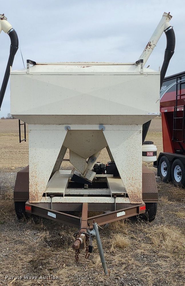 image for item LH9833 Friesen 107R220  tender box