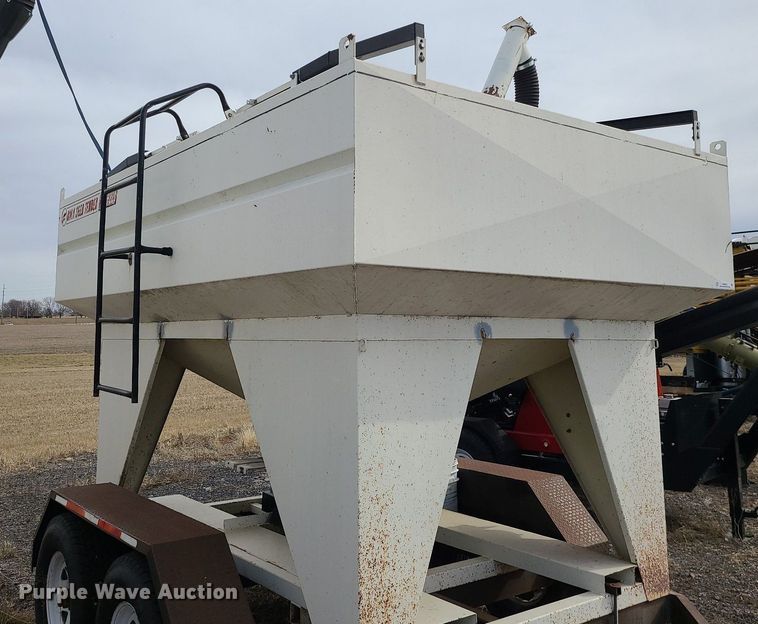 image for item LH9833 Friesen 107R220  tender box