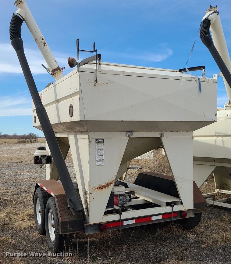 image for item LH9833 Friesen 107R220  tender box