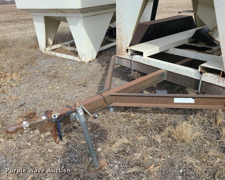 image for item LH9833 Friesen 107R220  tender box