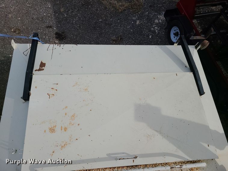 image for item LH9833 Friesen 107R220  tender box