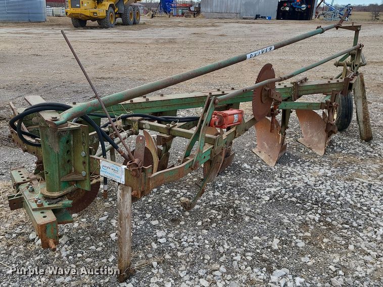 image for item LH9834 Oliver 565  one-way five bottom flow