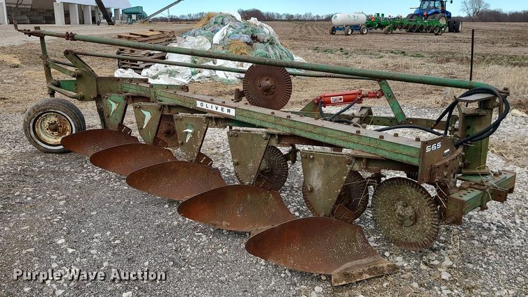 image for item LH9834 Oliver 565  one-way five bottom flow