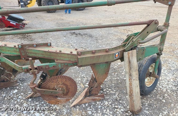 image for item LH9834 Oliver 565  one-way five bottom flow