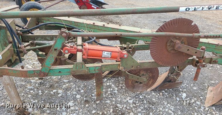 image for item LH9834 Oliver 565  one-way five bottom flow