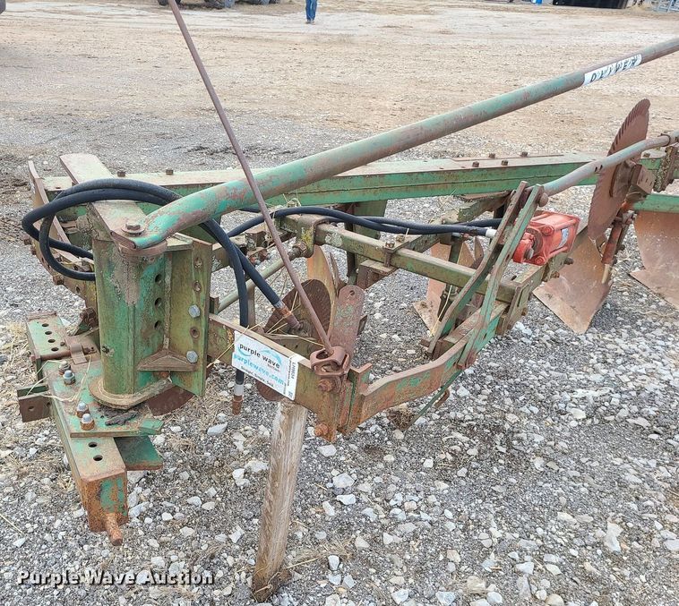 image for item LH9834 Oliver 565  one-way five bottom flow