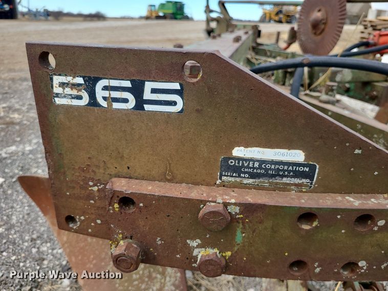 image for item LH9834 Oliver 565  one-way five bottom flow