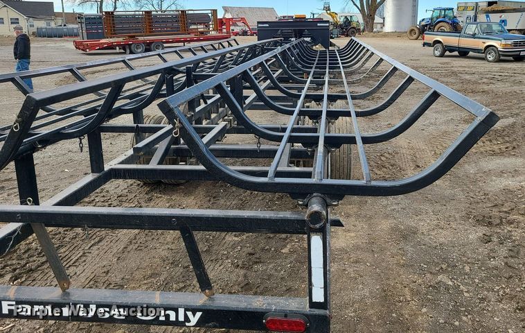 image for item LH9838 Industrias America 16x4  hay bale trailer