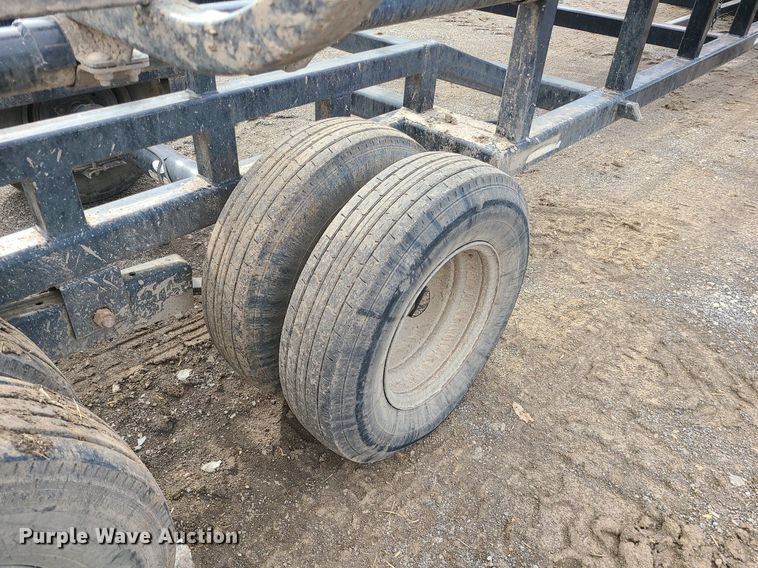 image for item LH9838 Industrias America 16x4  hay bale trailer