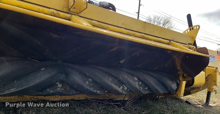 image for item LH9840 Discbine 750HD  forage head