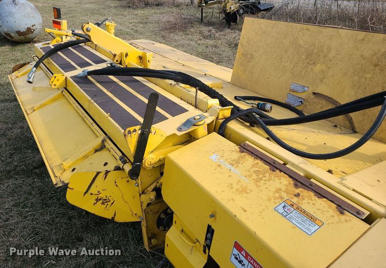 image for item LH9840 Discbine 750HD  forage head