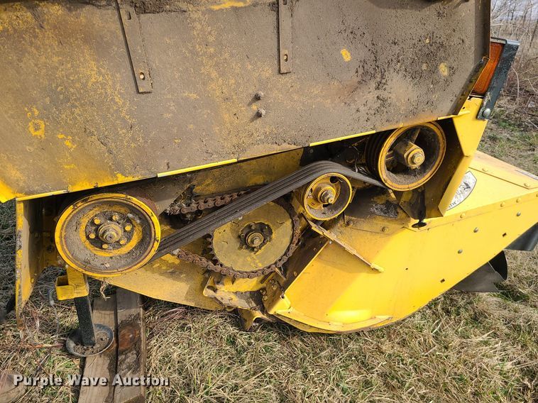 image for item LH9840 Discbine 750HD  forage head