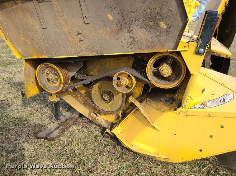 image for item LH9840 Discbine 750HD  forage head