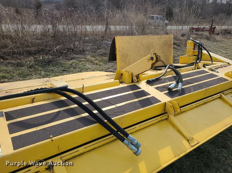 image for item LH9840 Discbine 750HD  forage head