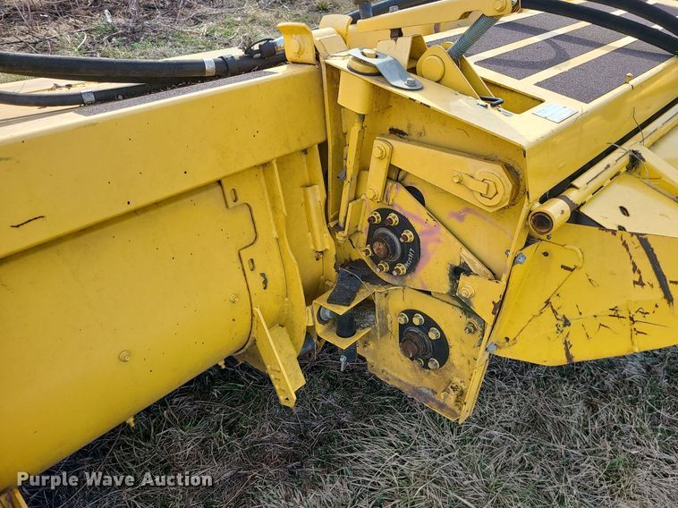 image for item LH9840 Discbine 750HD  forage head