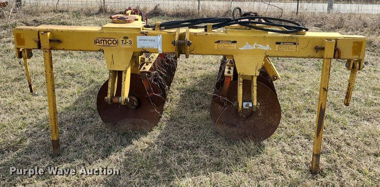 image for item LH9844 Amco TJ3-1826  terracing plow