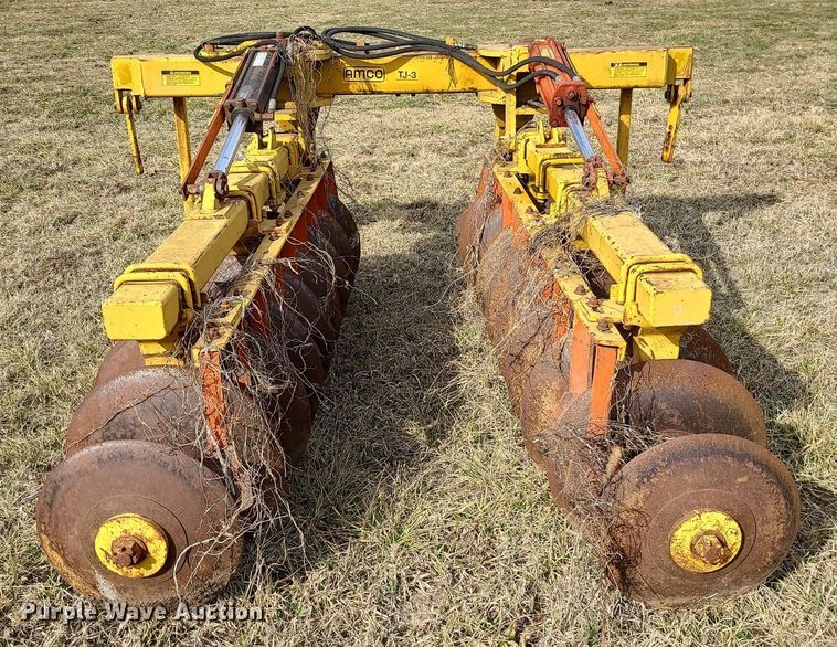 image for item LH9844 Amco TJ3-1826  terracing plow