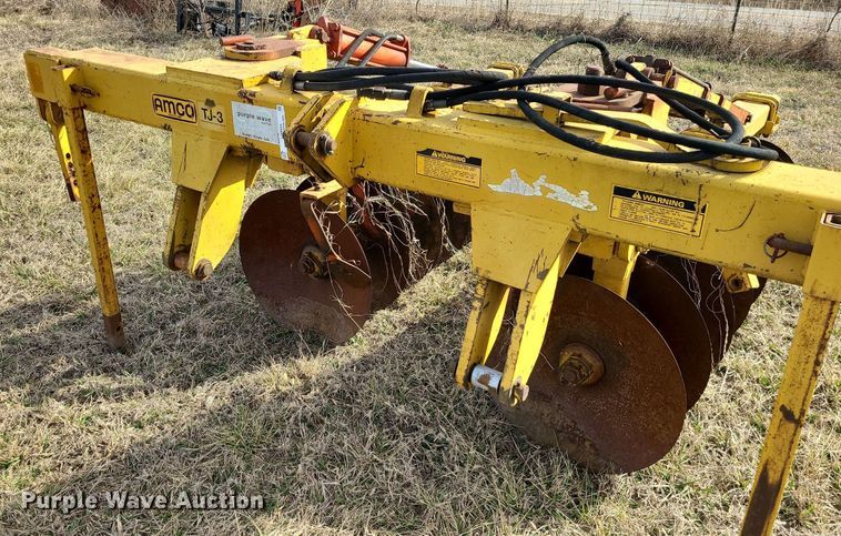 image for item LH9844 Amco TJ3-1826  terracing plow