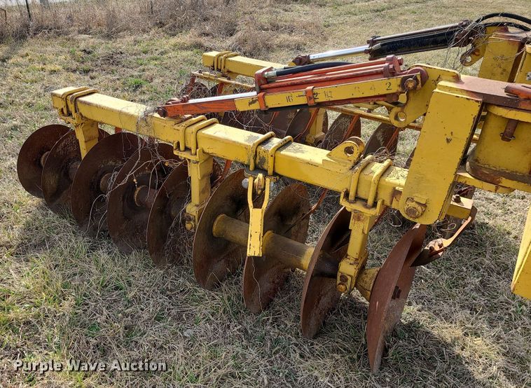 image for item LH9844 Amco TJ3-1826  terracing plow