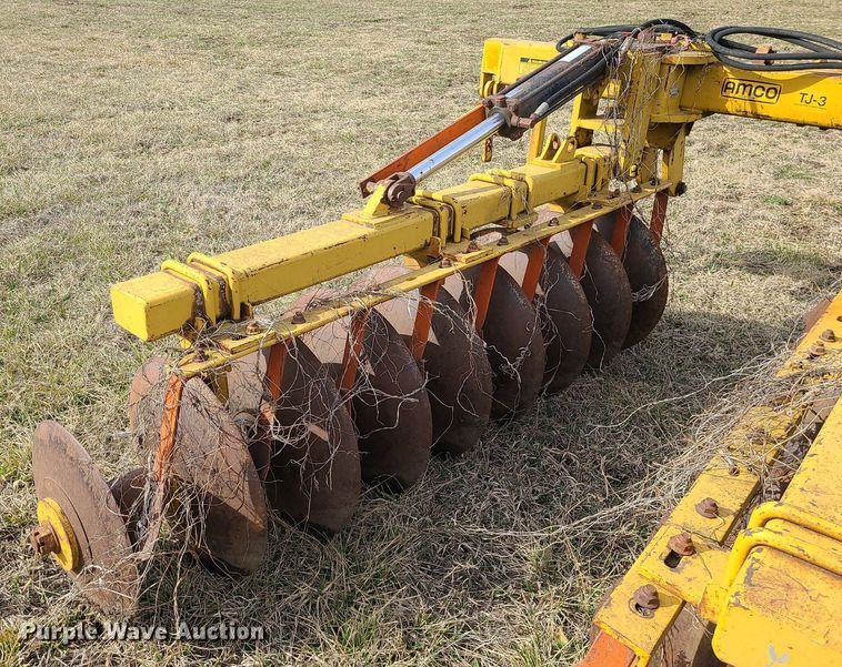 image for item LH9844 Amco TJ3-1826  terracing plow