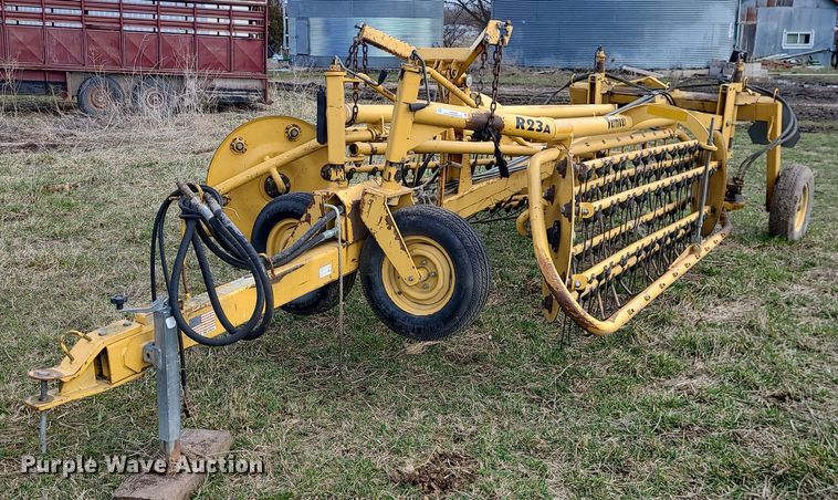 image for item LH9889 Vermeer R23A  hay rake