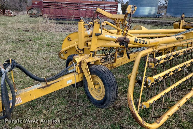 image for item LH9889 Vermeer R23A  hay rake