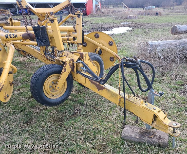 image for item LH9889 Vermeer R23A  hay rake