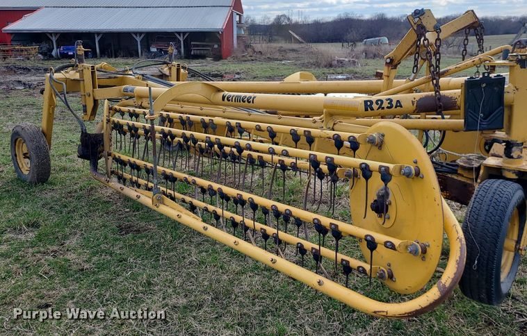 image for item LH9889 Vermeer R23A  hay rake