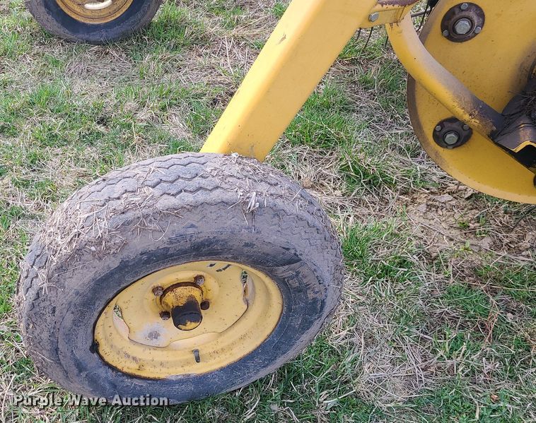 image for item LH9889 Vermeer R23A  hay rake