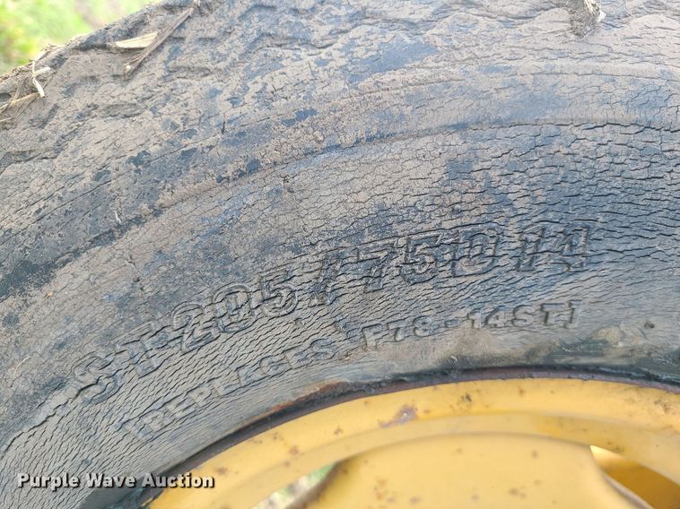 image for item LH9889 Vermeer R23A  hay rake