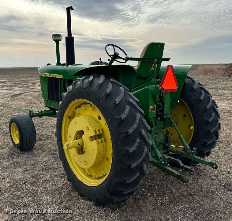 image for item LN9290 1963 John Deere 3010  tractor